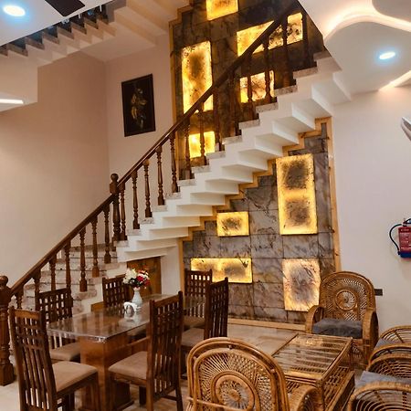 Amritam Palace A Luxury Ac Home Stay Ringas ภายนอก รูปภาพ