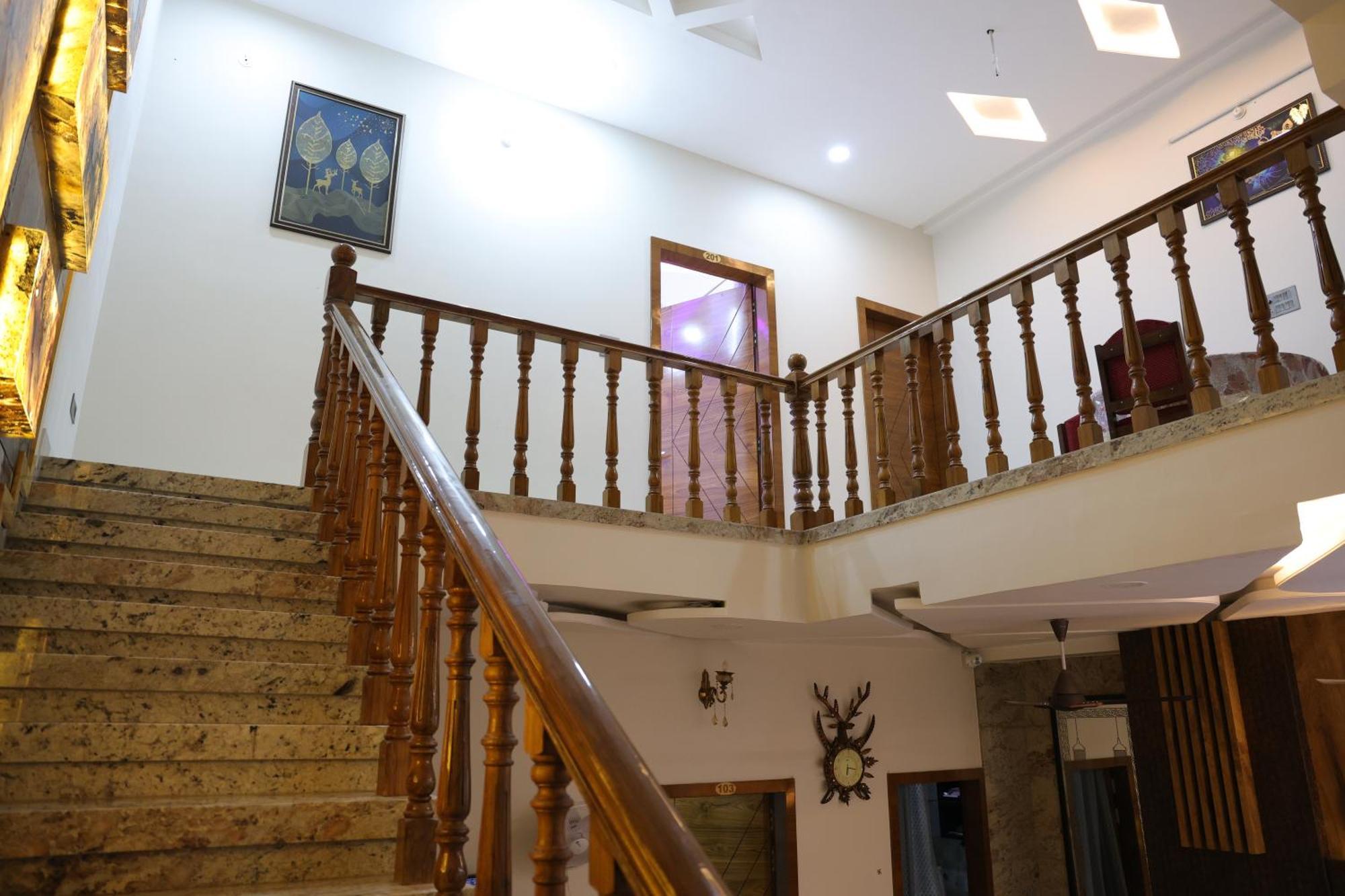 Amritam Palace A Luxury Ac Home Stay Ringas ภายนอก รูปภาพ