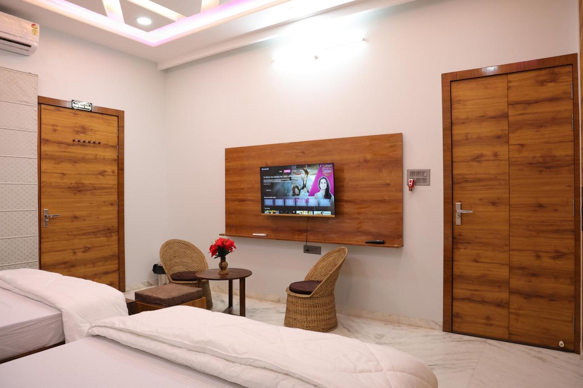 Amritam Palace A Luxury Ac Home Stay Ringas ภายนอก รูปภาพ