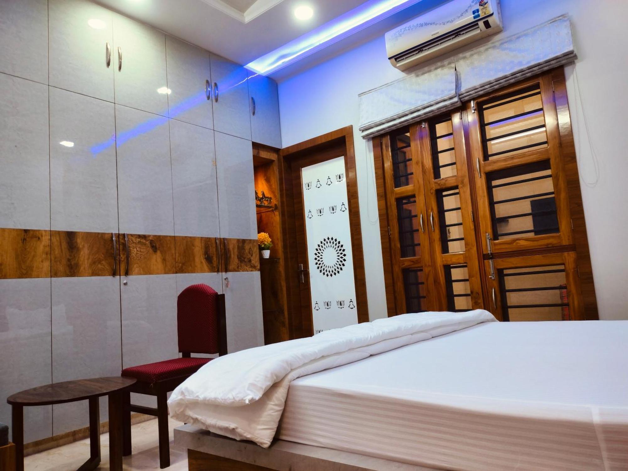 Amritam Palace A Luxury Ac Home Stay Ringas ภายนอก รูปภาพ